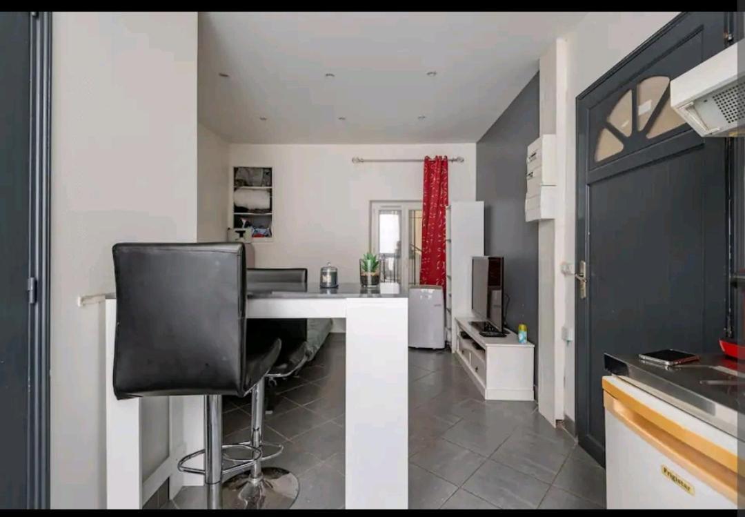 Apartamento Studio Montélimar cosy, calme, NETFLIX +WIFI Exterior foto