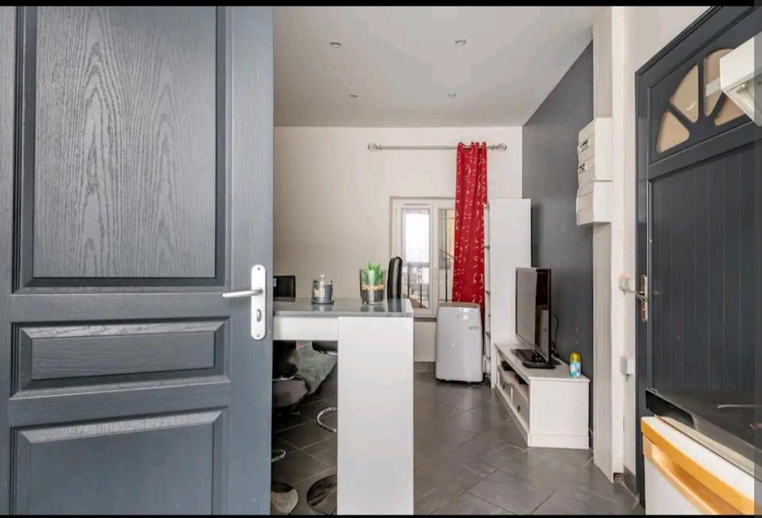 Apartamento Studio Montélimar cosy, calme, NETFLIX +WIFI Exterior foto