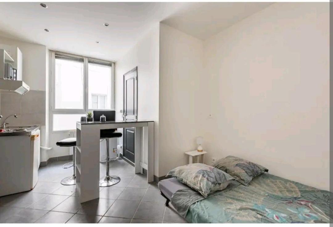 Apartamento Studio Montélimar cosy, calme, NETFLIX +WIFI Exterior foto